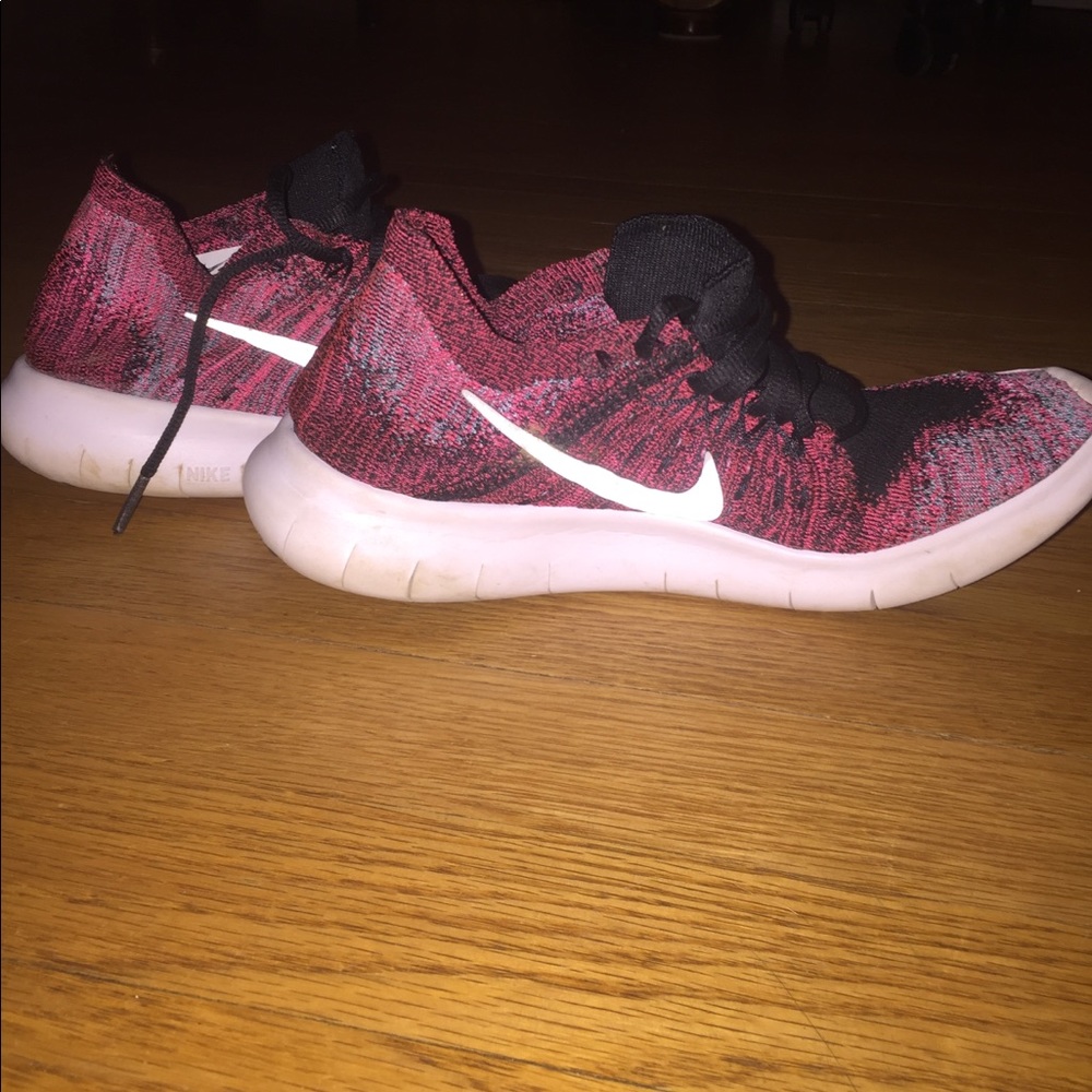 Nike tennis shoes